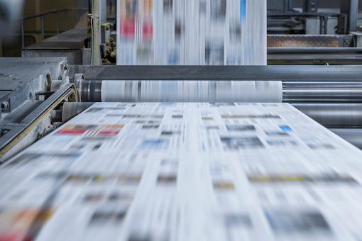 Mesin cetak otomatis dan workflow digital di pabrik percetakan modern