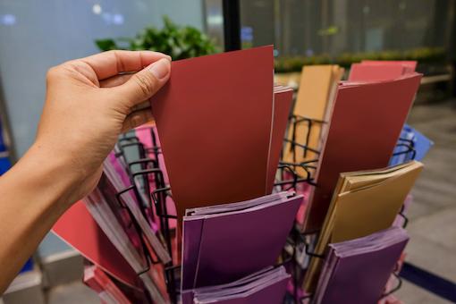 Perbandingan ukuran brosur umum untuk keperluan cetak