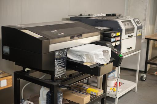 Contoh proses digital printing modern