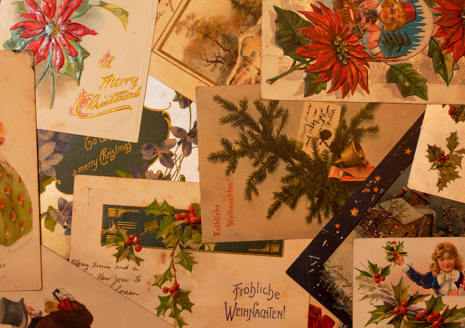 Contoh kartu ucapan Natal dan Tahun Baru custom dengan desain modern dan gold foil